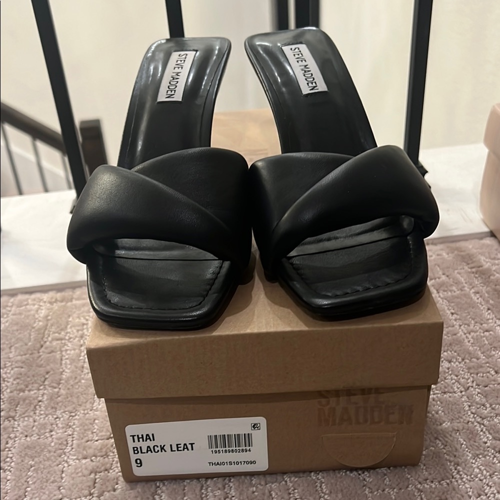 Steve Madden Black Heels with Twisted Strap